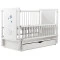 Кровать Babyroom Медвежонок M-03 маятник, ящик, откидной бок  бук белый,  код товара: 624464